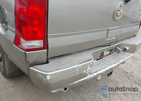 2003 Cadillac Escalade Standard z USA, uszkodzony, nr VIN 1GYEK63N13R313661